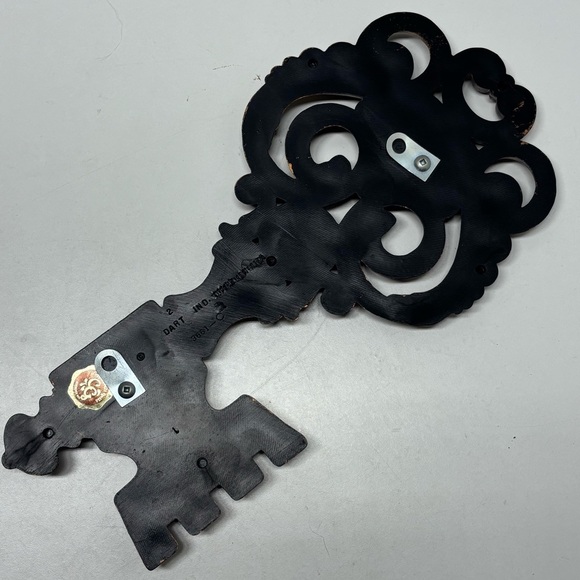 Coppercraft Guild Syroco decorative key wall decor - Picture 4 of 8